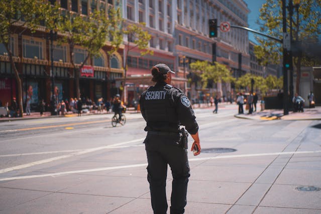 Common Security Risks for Office Buildings in High Traffic Areas